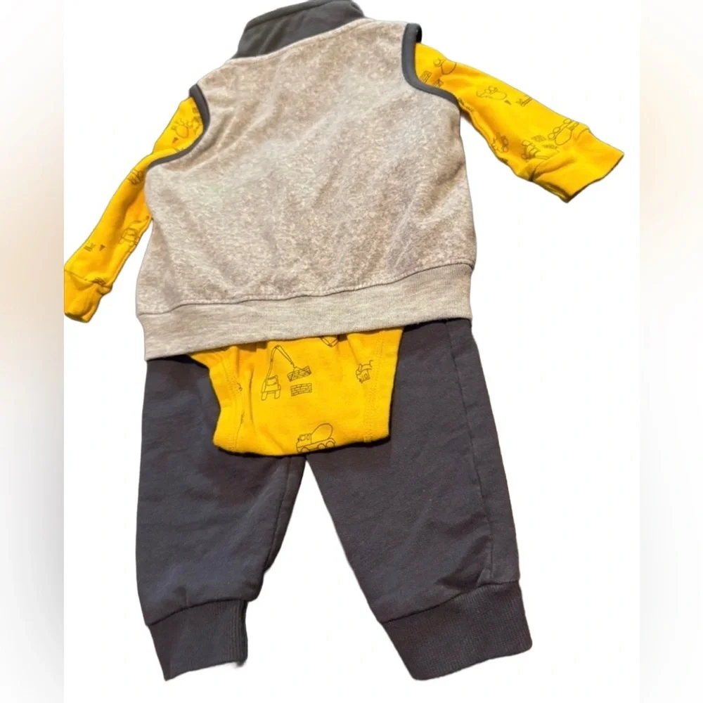 Carter's 9 Month Boys 3 piece Gray and Yellow Jogger Set